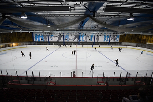 A wide shot of Streatham Ice Rink